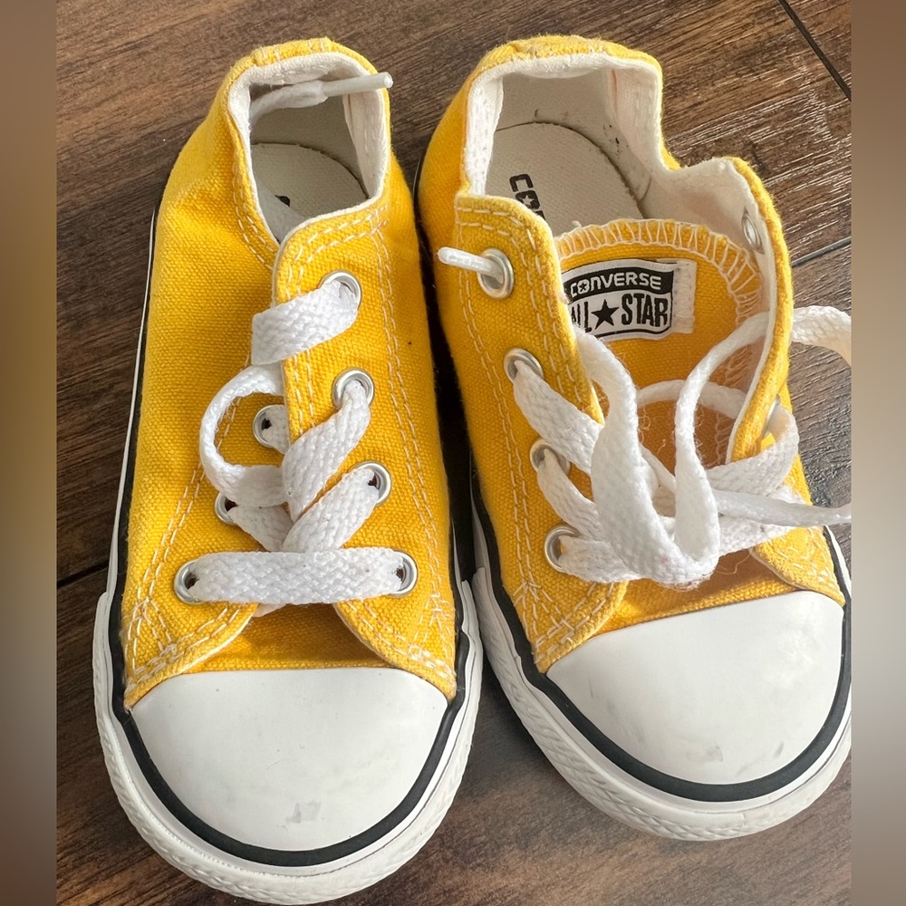 Converse toddler sneakers